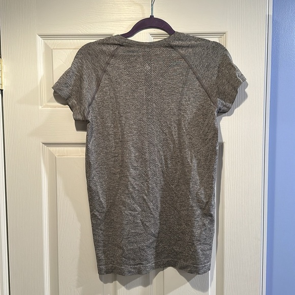 Lululemon Run Swiftly Tech Short Sleeve - Picture 2 of 2